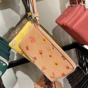 Coach Corner Zip Wristlet With Mystical Floral Print Gold/Faded Blush Multi